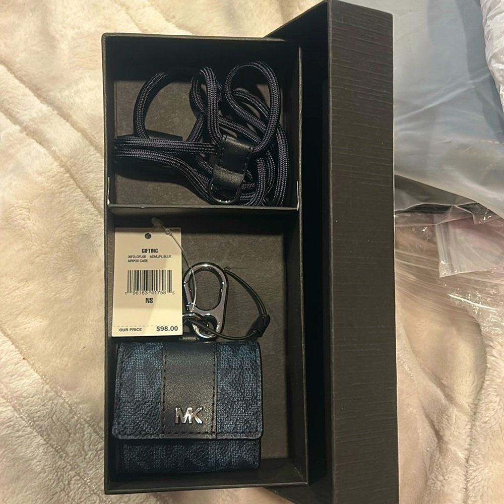 Michael Kors EarPod Case navy Blue mono